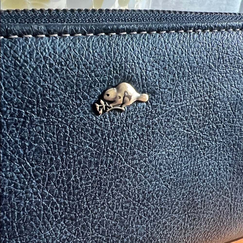 ROOTS Black Leather Zip Wallet - Picture 2 of 9